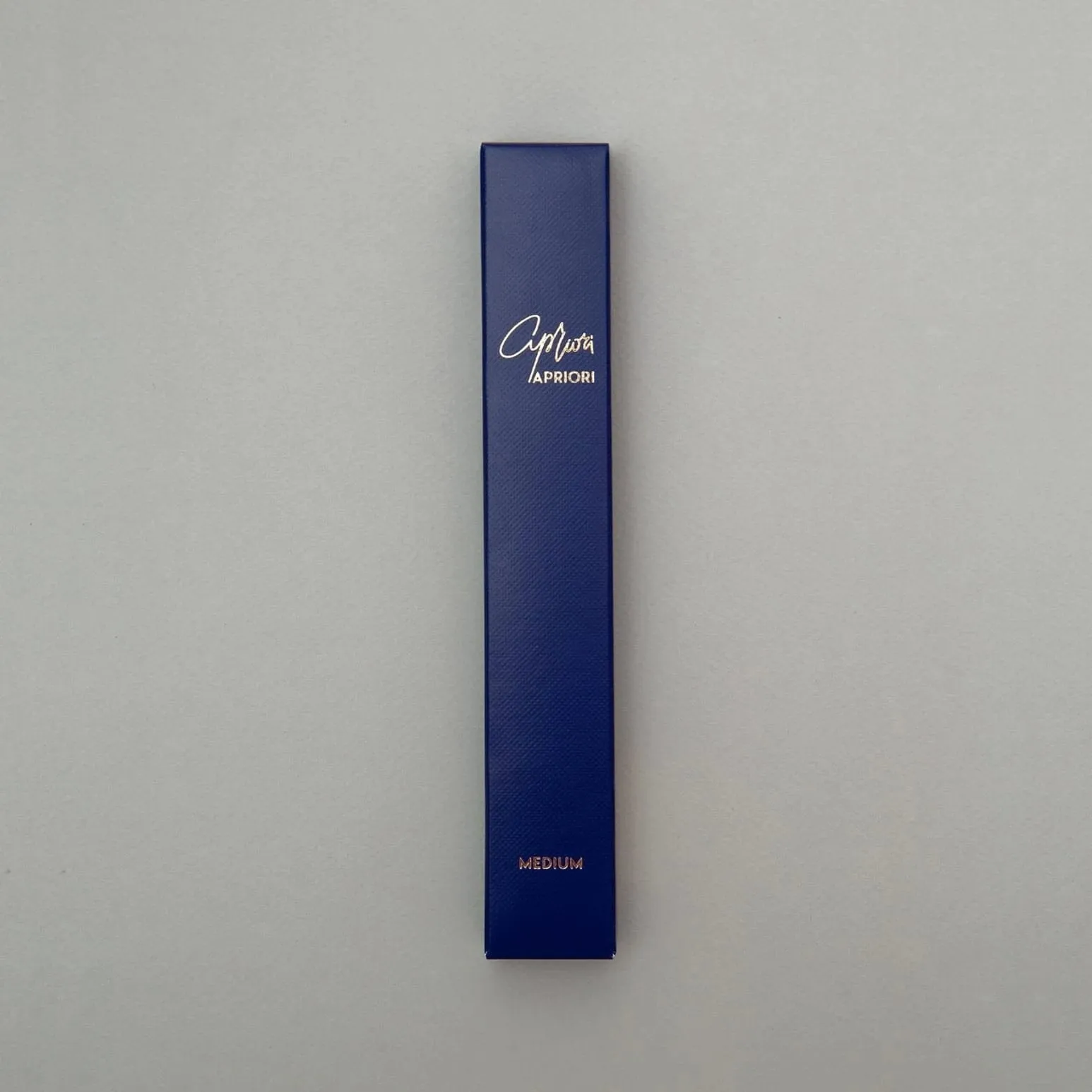 Apriori Slim Medium toothbrush Sapphire Blue Gold