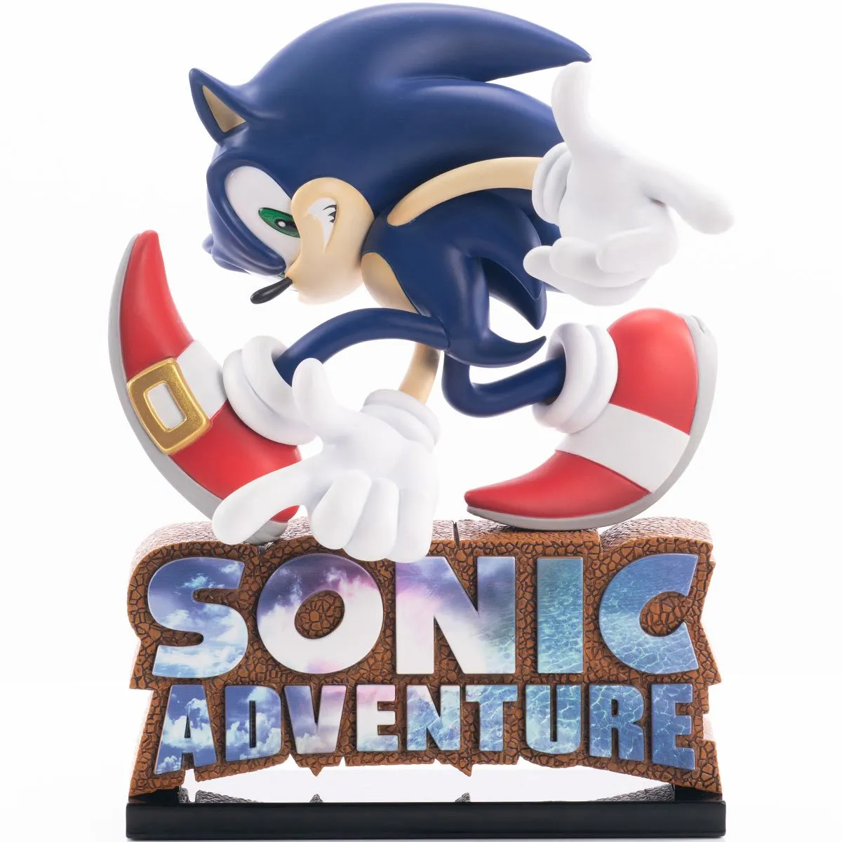 Sonic Adventure Sonic the Hedgehog PVC Statue: by First 4 Figures