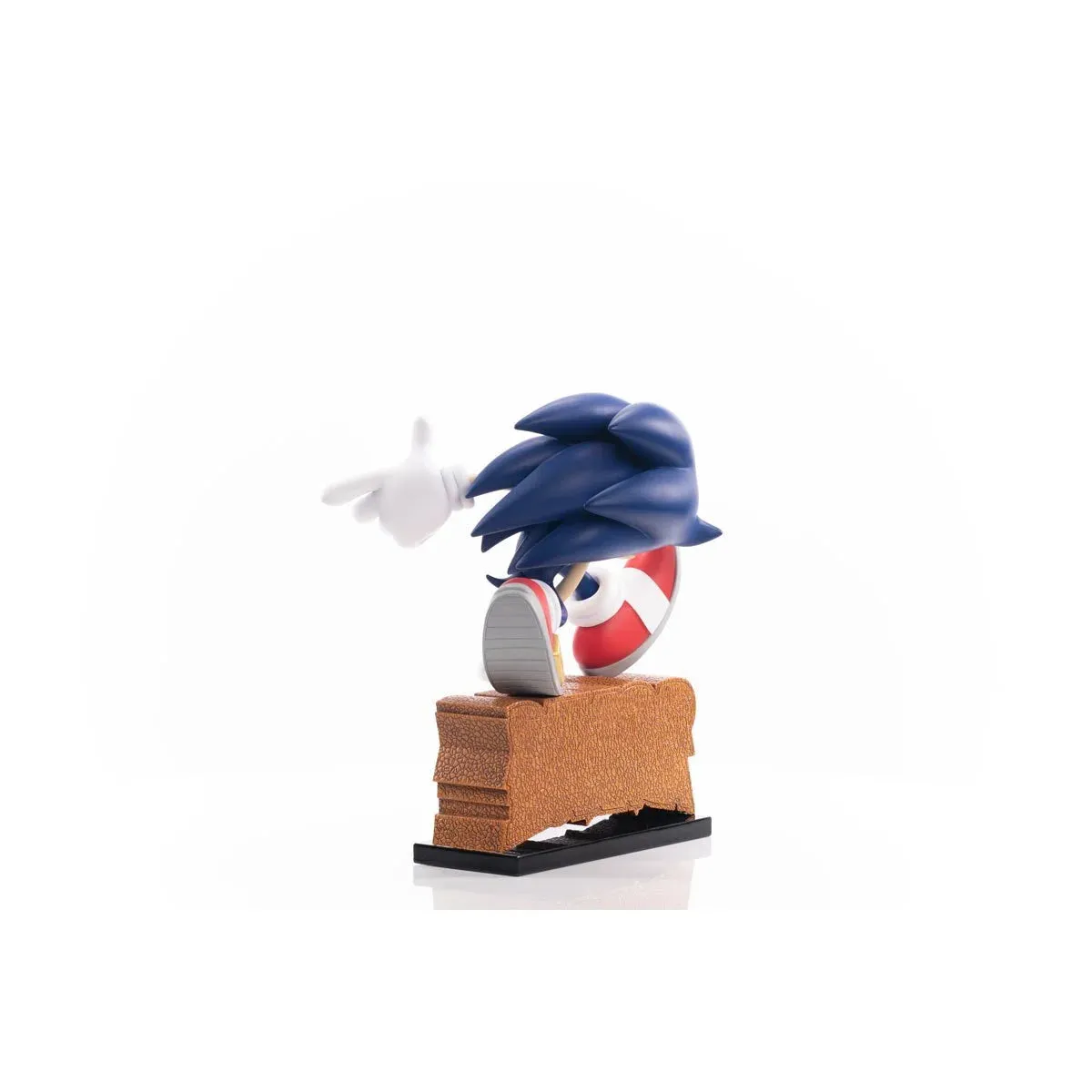 Sonic Adventure Sonic the Hedgehog PVC Statue: by First 4 Figures