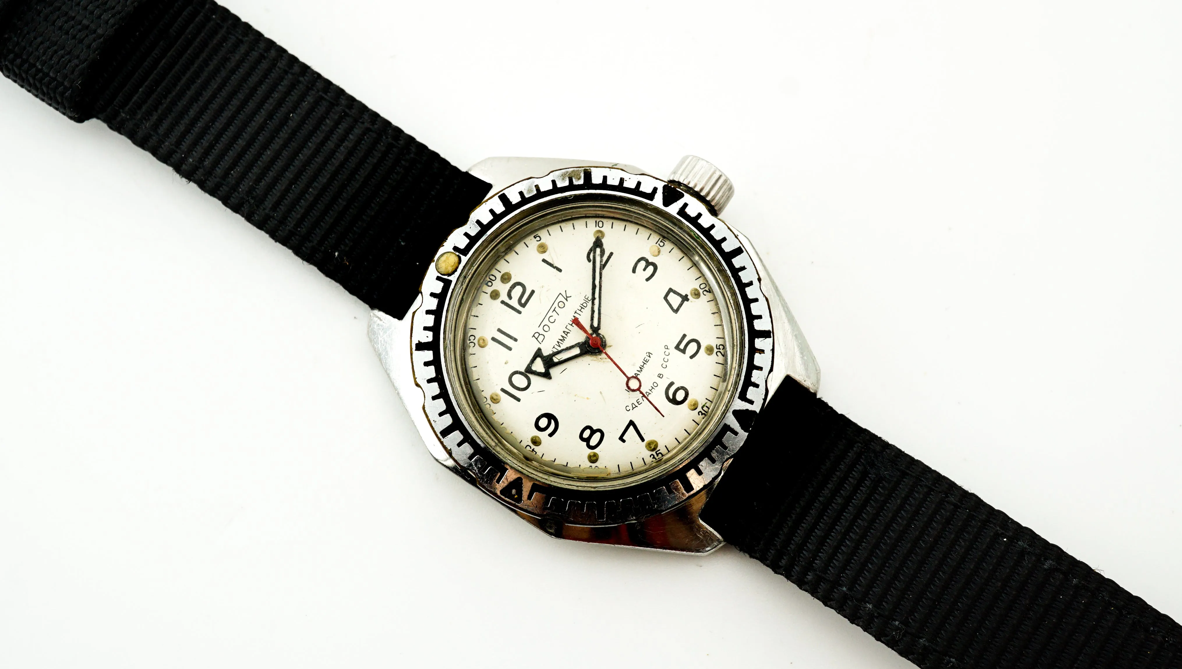 Soviet military watch Vostok Amphibian diver wristwatch 2409A white dial