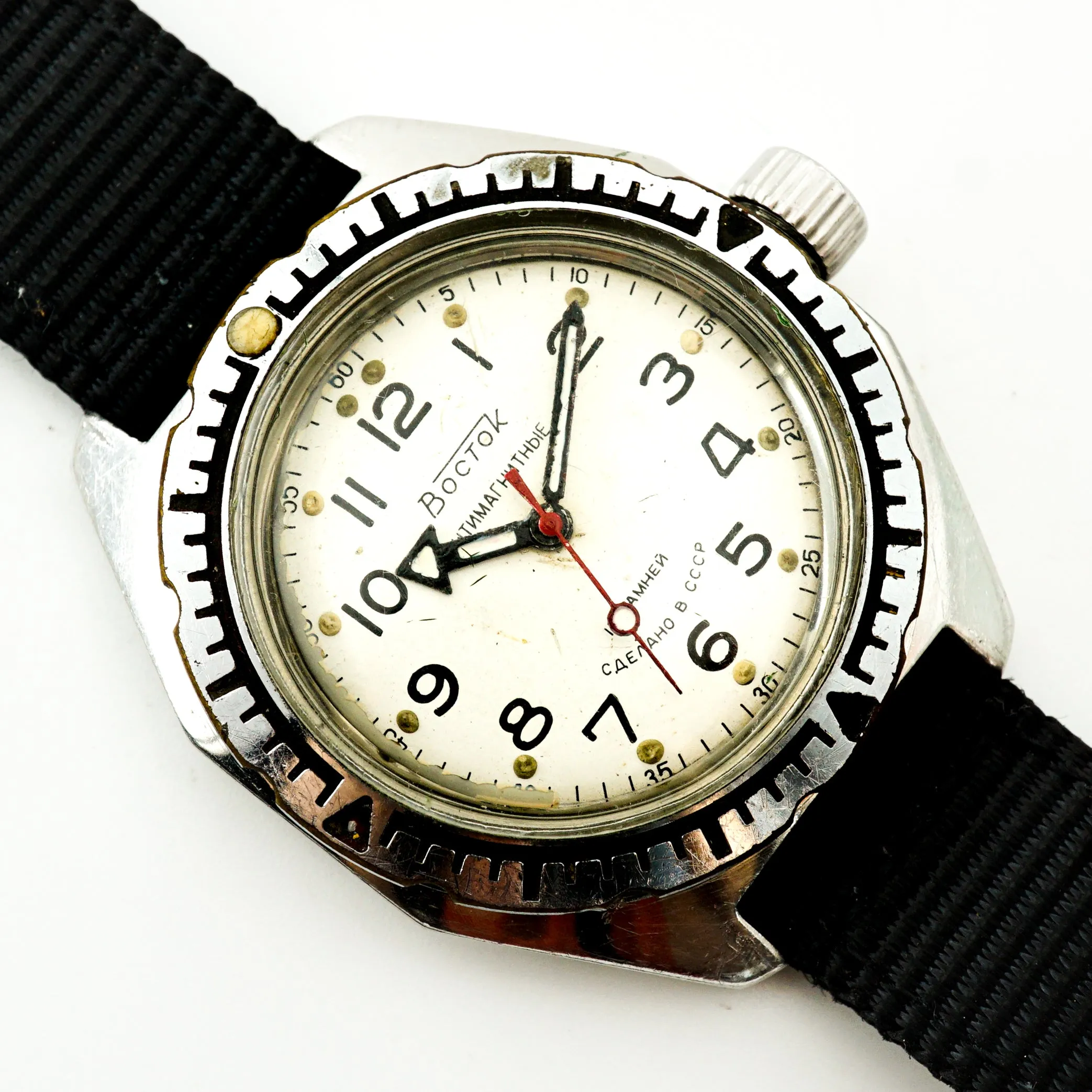 Soviet military watch Vostok Amphibian diver wristwatch 2409A white dial